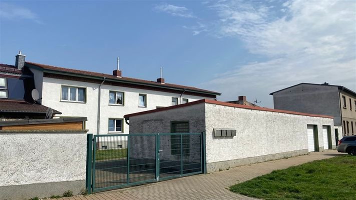 Mehrfamilienhaus in SBK-Felgeleben