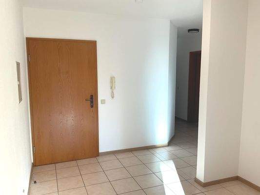 großzügiger Eingangsbereich mit Diele