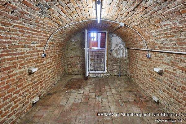 Gewölbekeller - den Wein erfreut's