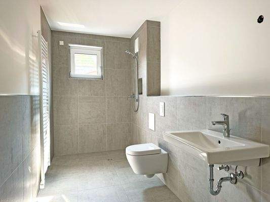 Duschbad mit Fenster