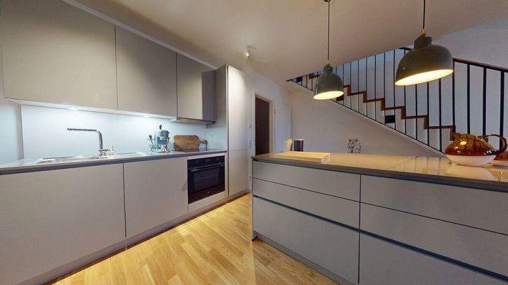 Küche mit Einbauküche