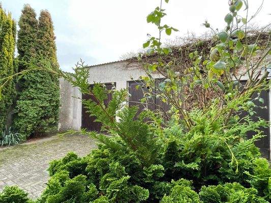 Blick auf die Doppelgarage