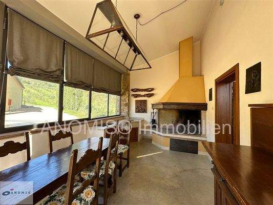 Arbeitszimmer mit Kamin