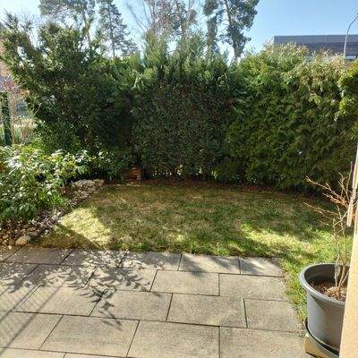 Terrasse mit Gartenanteil