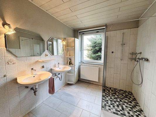 Bad vom Schlafzimmer EG