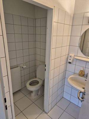 kleines WC.jpg