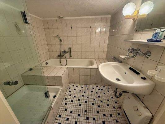 Badezimmer Nr. 2 im Kellergeschoss