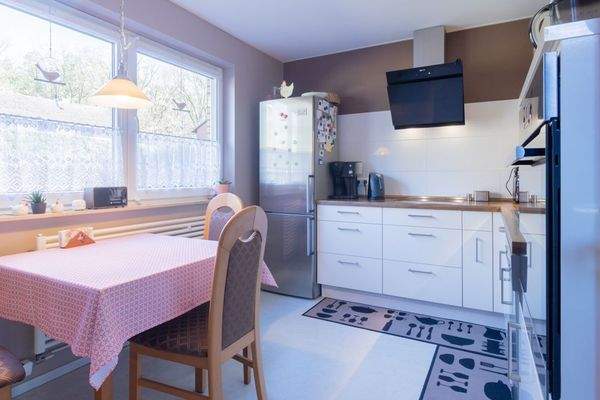 Geräumige Küche mit guten Stellmöglichkieten 