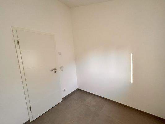 Büro- oder begehbarer Kleiderschrank OG