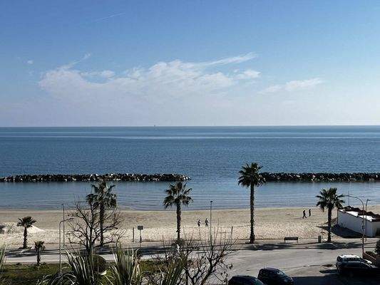 traumhafte Wohnung direkt am Meer in Cupra Marittima – Ascoli Piceno (Marken)