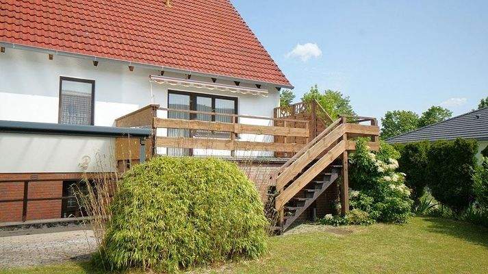 Terrasse mit Gartenzugang