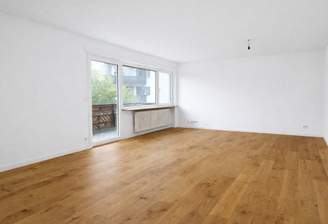 Wohnzimmer Richtung Balkon