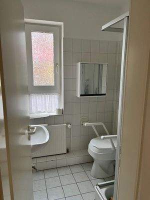 Duschbad mit Fenster