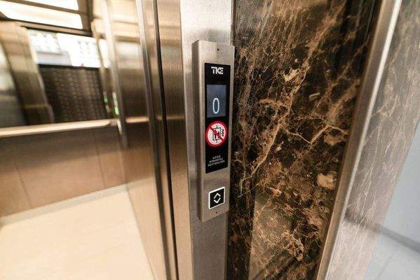 Ausstattung Aufzugdetail.jpg