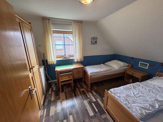 Schlafzimmer 2