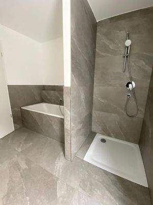 Ebenerdige Dusche 1. OG