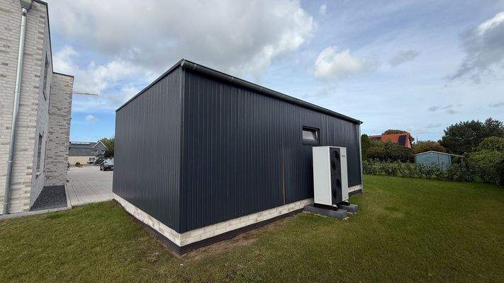 Nebengebäude mit HZ-Anlage