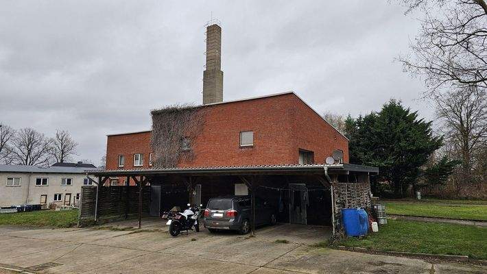 Carport mit Abstellraum