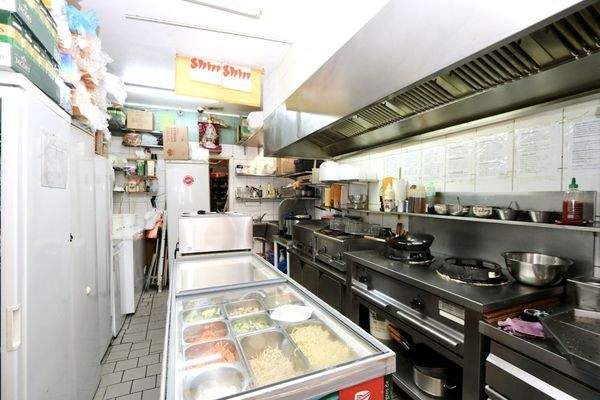 im Erdgeschoss rechts