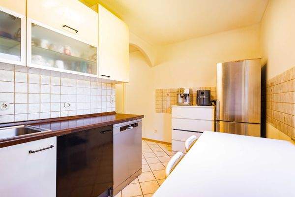 ...mit kleinem Essbereich