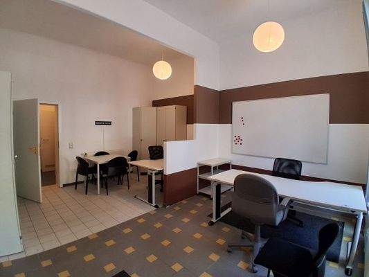 vom Eingang aus gesehen