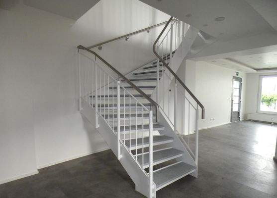 Treppe EG &lt;-&gt; OG