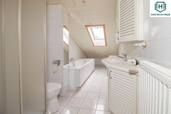 Badezimmer im Dachgeschoss