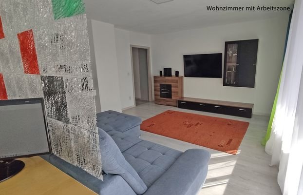 a_Wohnzimmer mit Arbeitszone2.jpg