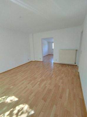 Zimmer 3 mit Durchgang zu Zimmer 4