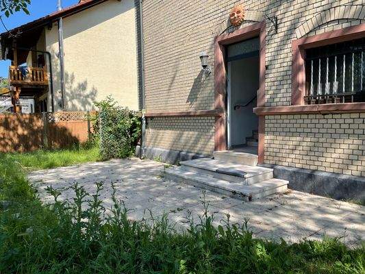 Haus - Eingang mit Terrasse 