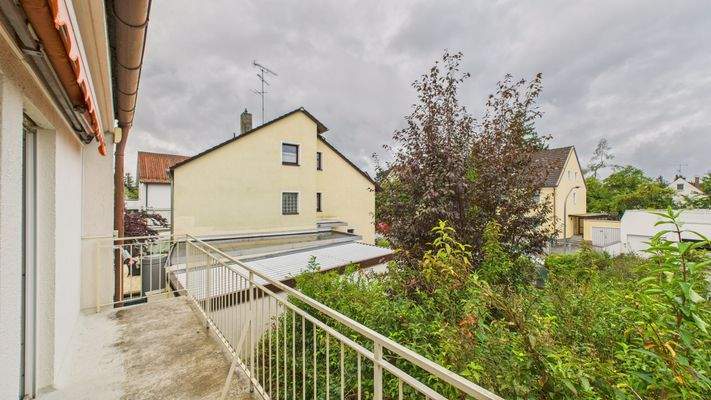 Balkon mit Blick auf die Straße 