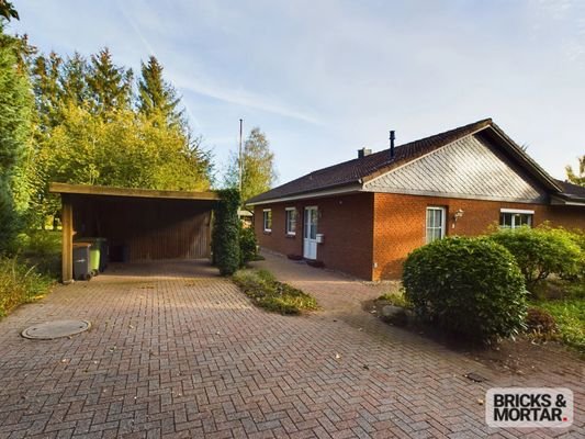 Haus mit Carport