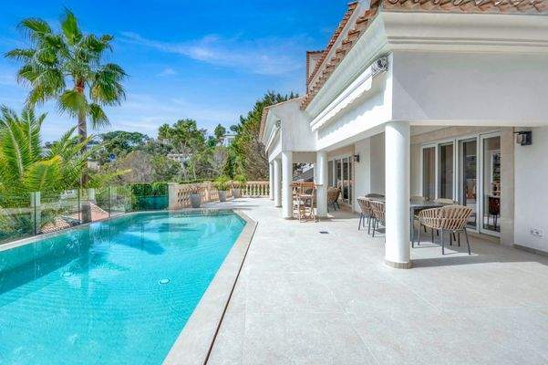 Villa in Costa den Blanes with swimming pool
