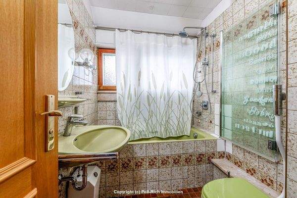 Badezimmer Hauptwohnung OG