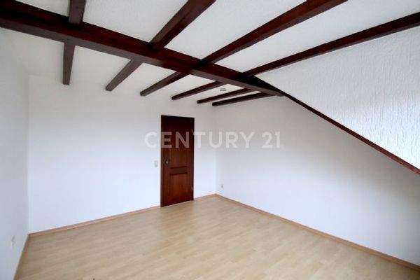 Eltern- Schlafzimmer Gegenseite 