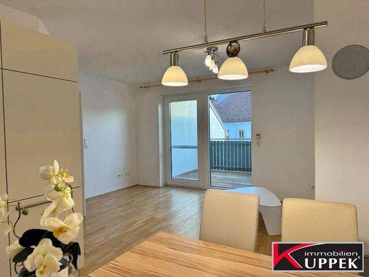 Blick ins Wohnzimmer