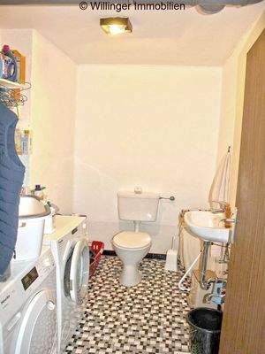 . Waschraum mit Toilette Erdgeschoss