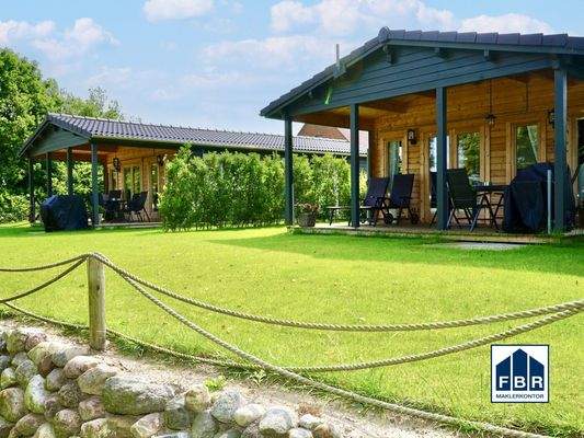 Ferienobjekte mit Terrassen und Seeblick