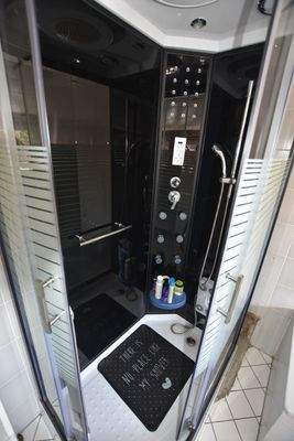 Wohnung OG Badezimmer