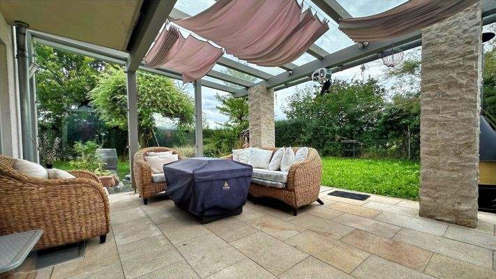 überdachte Terrasse