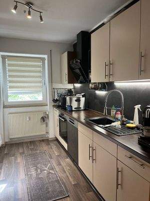 Küche mit Fenster 