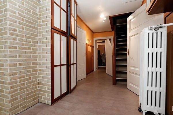 Hinauf ins Dachgeschoss