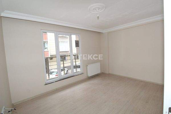 1-Bedroom Apartment Near Metrobus in İstanbul Esenyurt