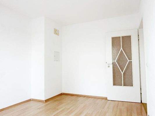 Kinderzimmer mit Blick Richtung Flurbereich