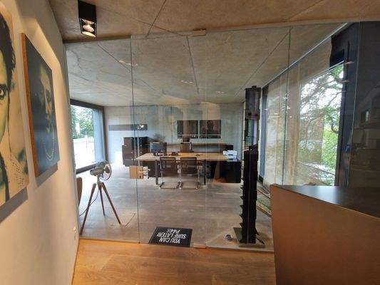 Modernes Büro im ersten Stock