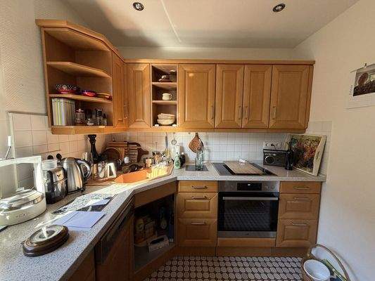 Blick zur Einbauküche