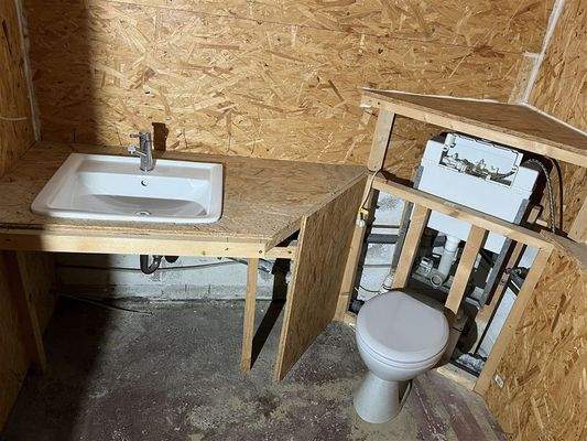 Zusatztoilette im Bau