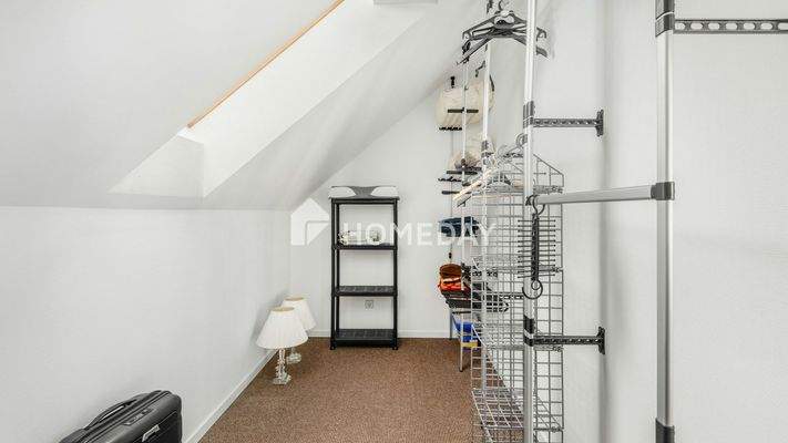 1. OG Ankleidezimmer 1