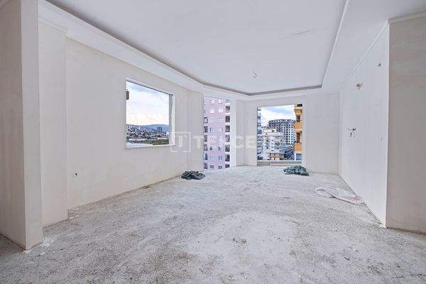 Flats in a Complex 400 M from the Sea in Alanya Antalya