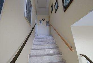 Treppenaufgang zur Wohnung